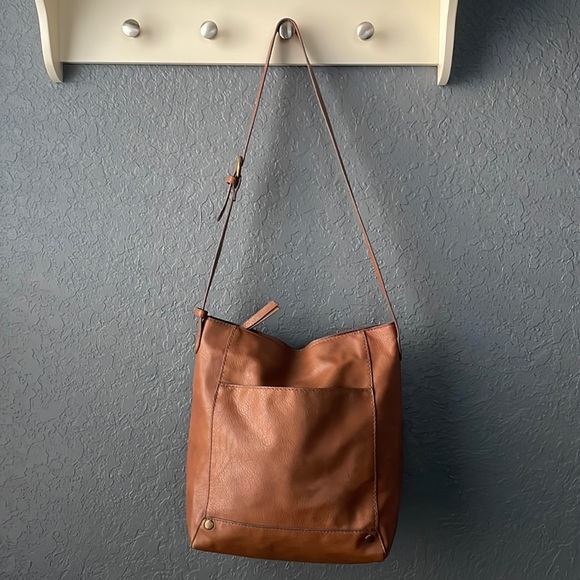 ❤️🔥SOLD❤️🔥Universal Thread Shoulder Bag - Picture 1 of 8